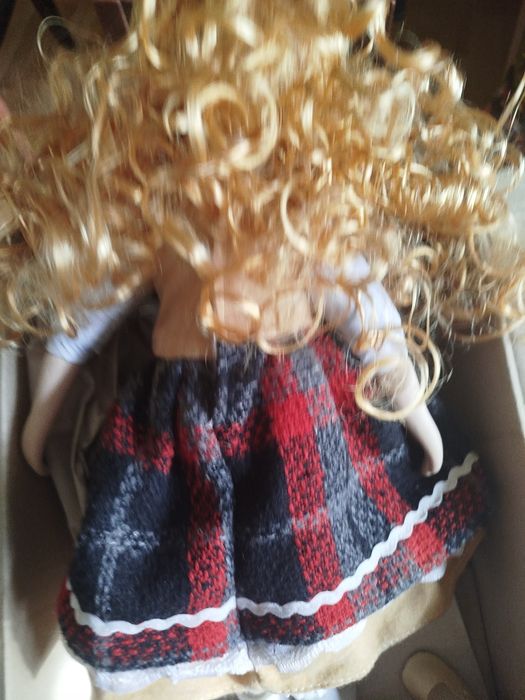 Лялька дівчина для дітей