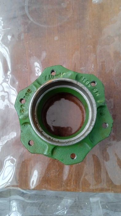 Ступиця тарілки нижня.