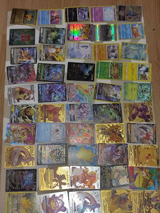 Sprzedam 323 sztuk kart pokemon
