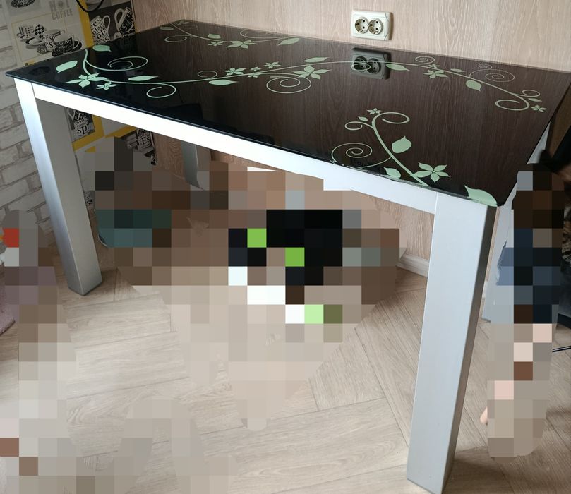 Дуже гарний стіл кухоний б.у