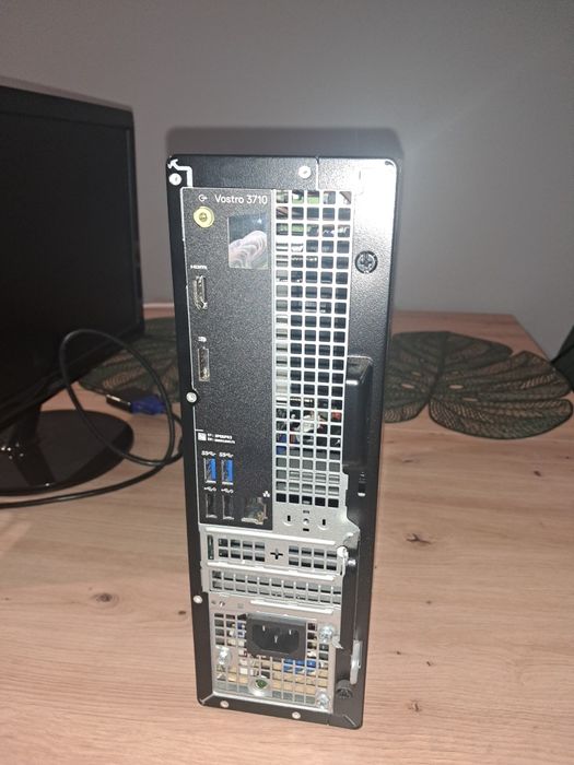 Dell Vostro 3710 + monitor Asus