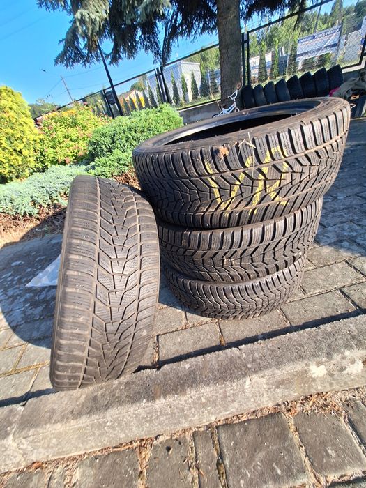 Opony Hankook 215/45r18 Winter i*centrum Evo 3 2021rok 
2021