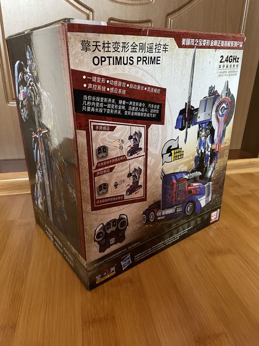 Трансформер на радіокеруванні Optimus Prime Hasbro