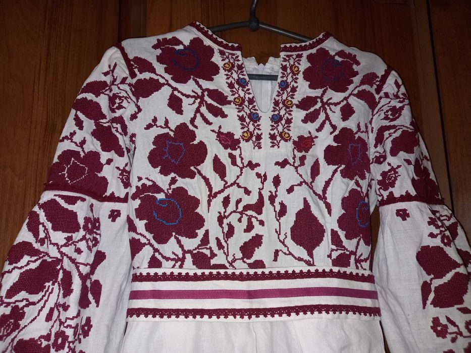 Вишита сукня S/M