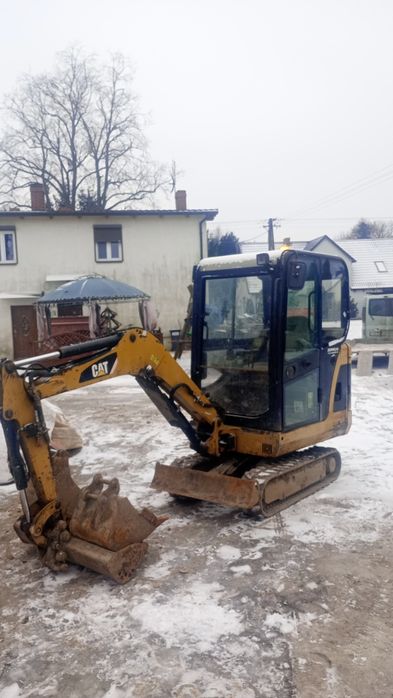 Minikoparka cat 301.6c  plus przyczepka niewiadów jako komplet