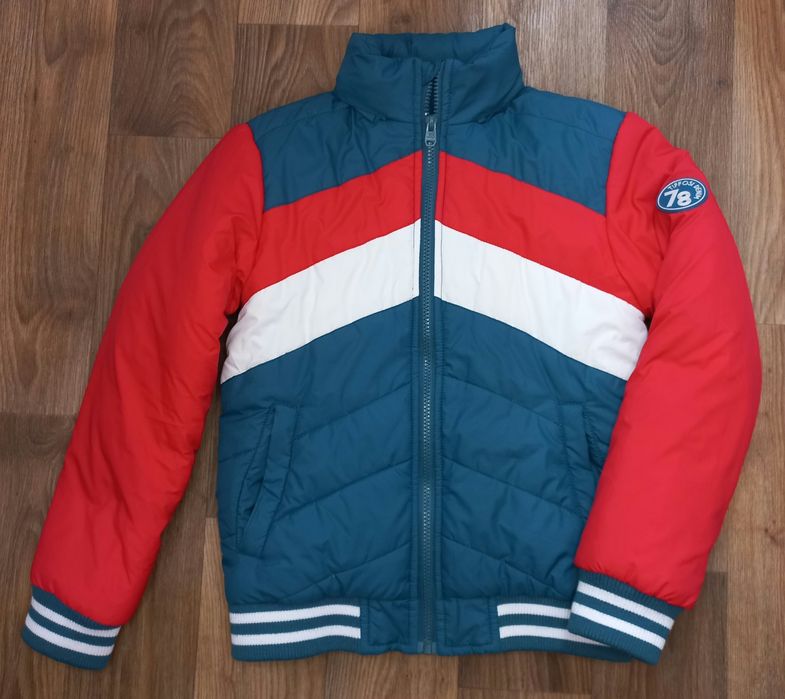 Б/у в отличном состоянии демисезонная куртка для мальчика рост 140см