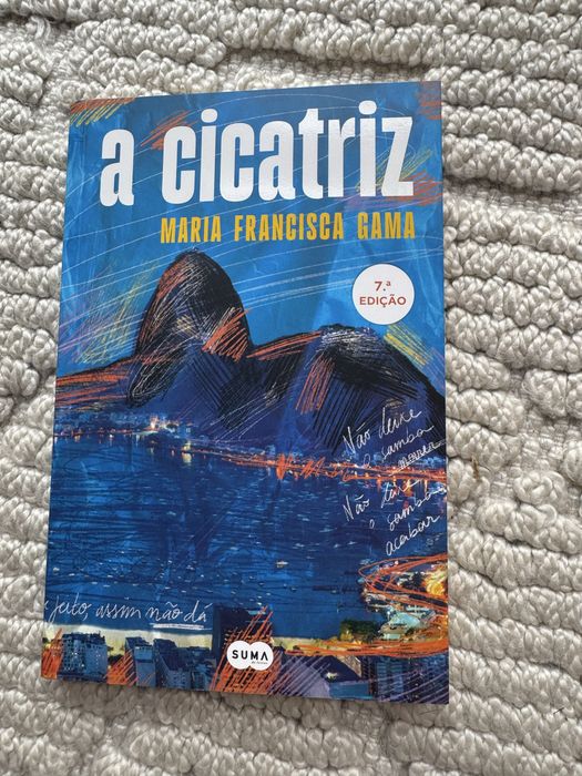 Livro de Maria Francisca Gama ( A Cicatriz).