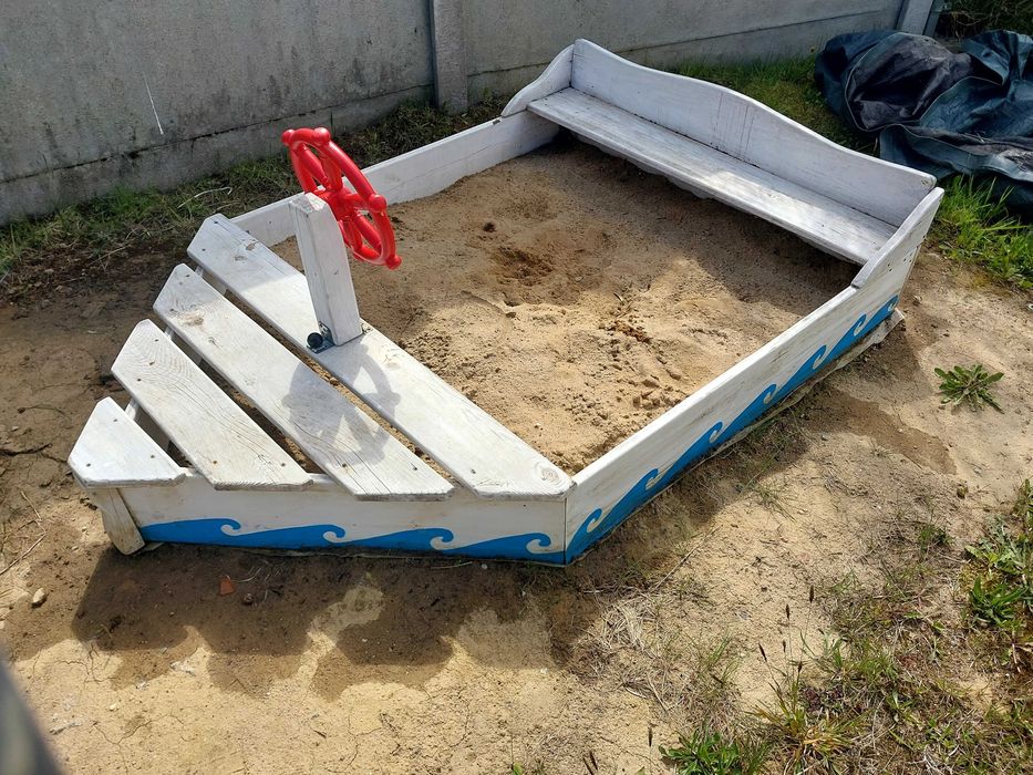 Piaskownica dla dzieci, statek, łódka