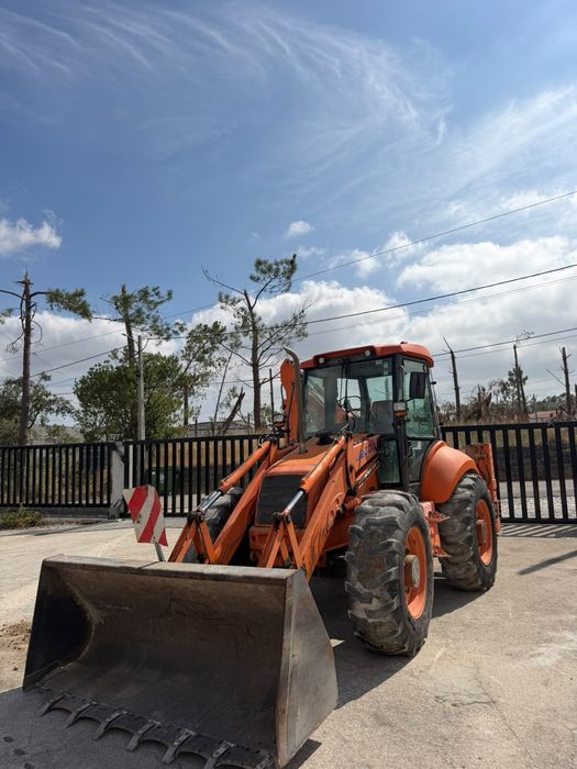 Retroescavadora Hitachi FB200.2