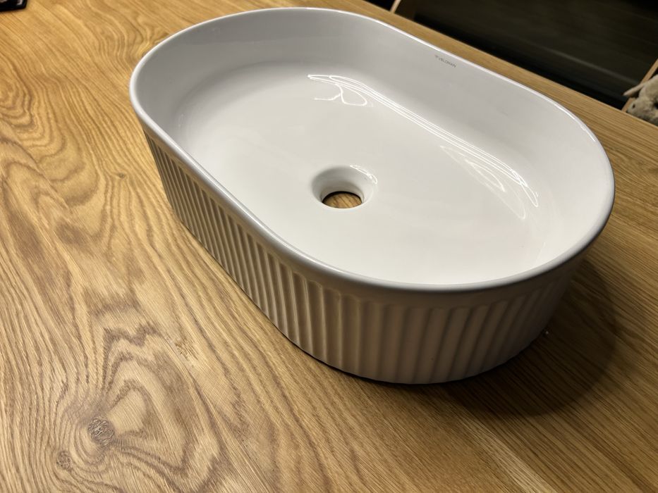 Umywalka na blatowa Veldman