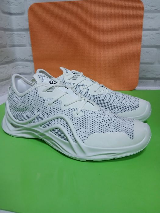 Кросівки жіночі повсякденні ECCO 8830720 Білий 41 ZW8869