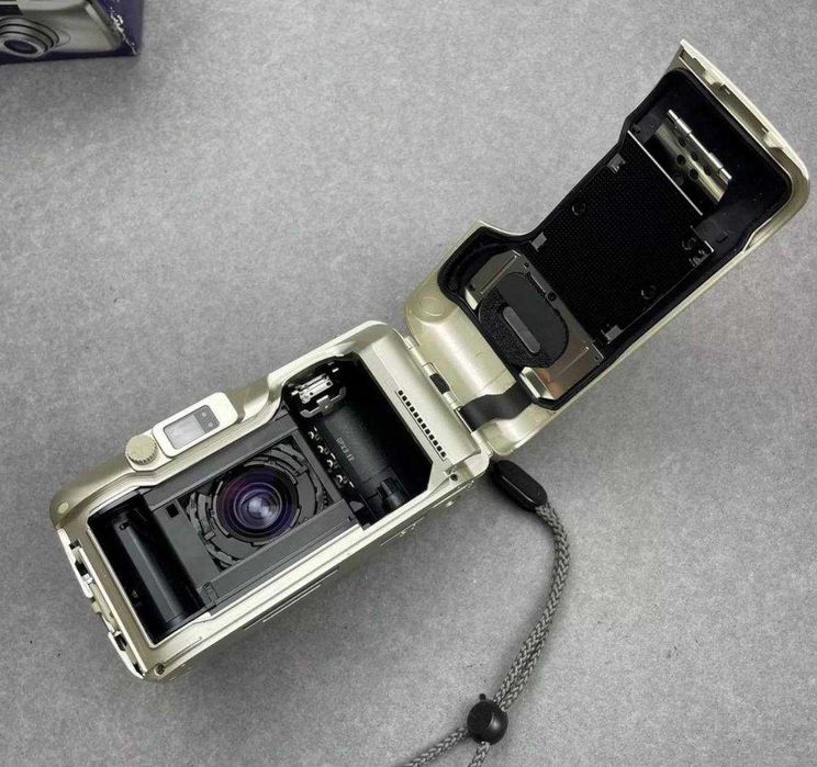 Máquina fotográfica Olympus Mju III 120
