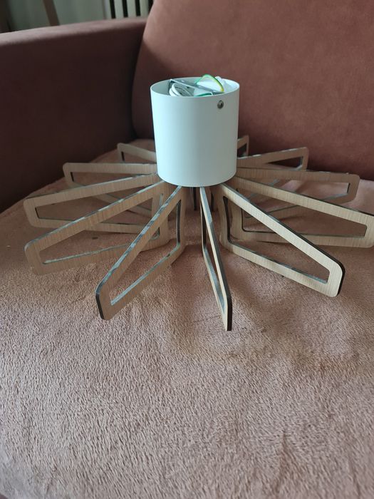 Lampa wisząca drewniana styl skandynawski