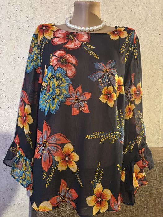 Яскраві нарядні блузи розмірів 54-56