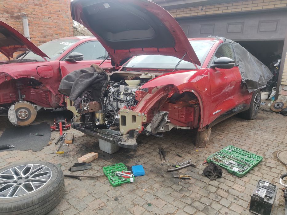 Патрубки охолодження помпи Ford Mustang Mach-E 23+Рік
