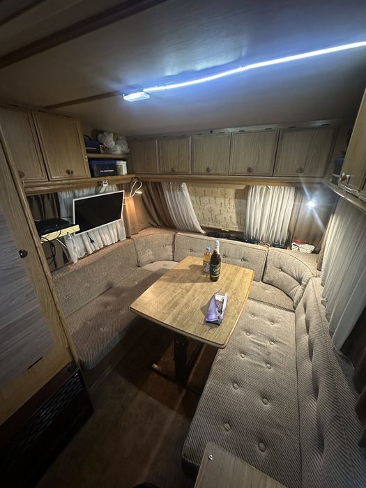 Кемпер кемпінг будинок на колесах автодім