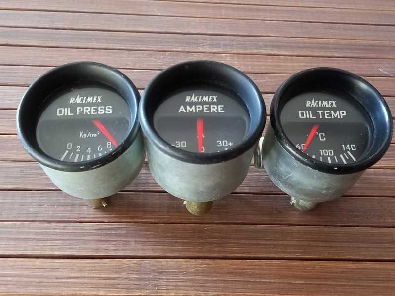 Stare zegary  do motoru i Racimex