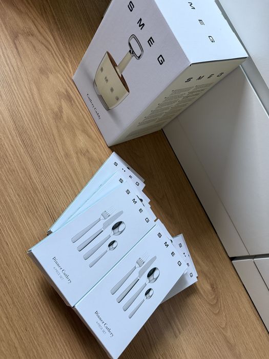 Conjunto talheres SMEG