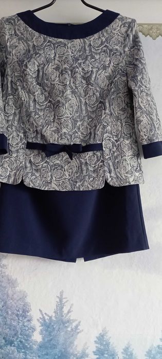 Костюм жіночий з спідницею