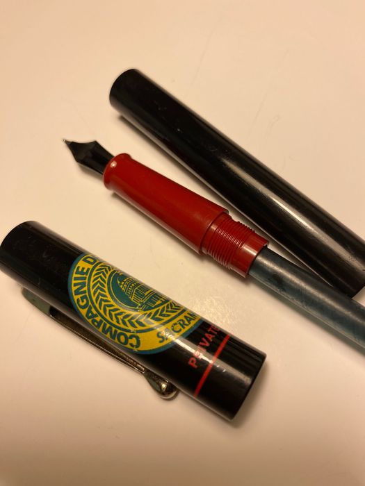 Caneta tinta permanente (aparo)