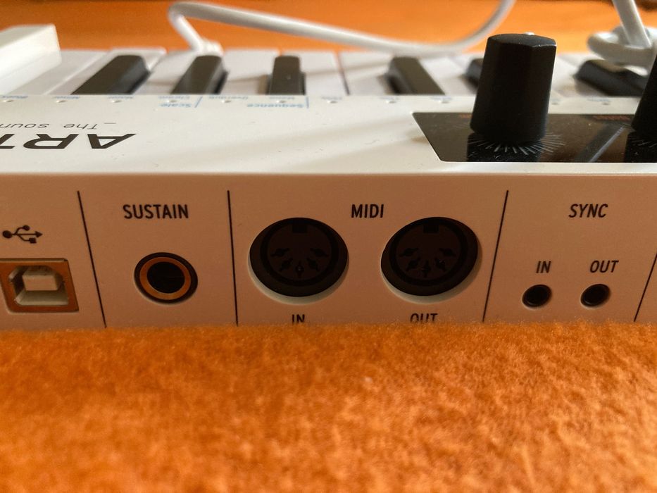 Controlador e sequenciador Arturia Keystep 37
