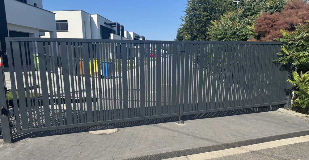 BRAMA PRZESUWNA PEŁNA 4499, ocynkowana malowana proszkowo - PREMIUM