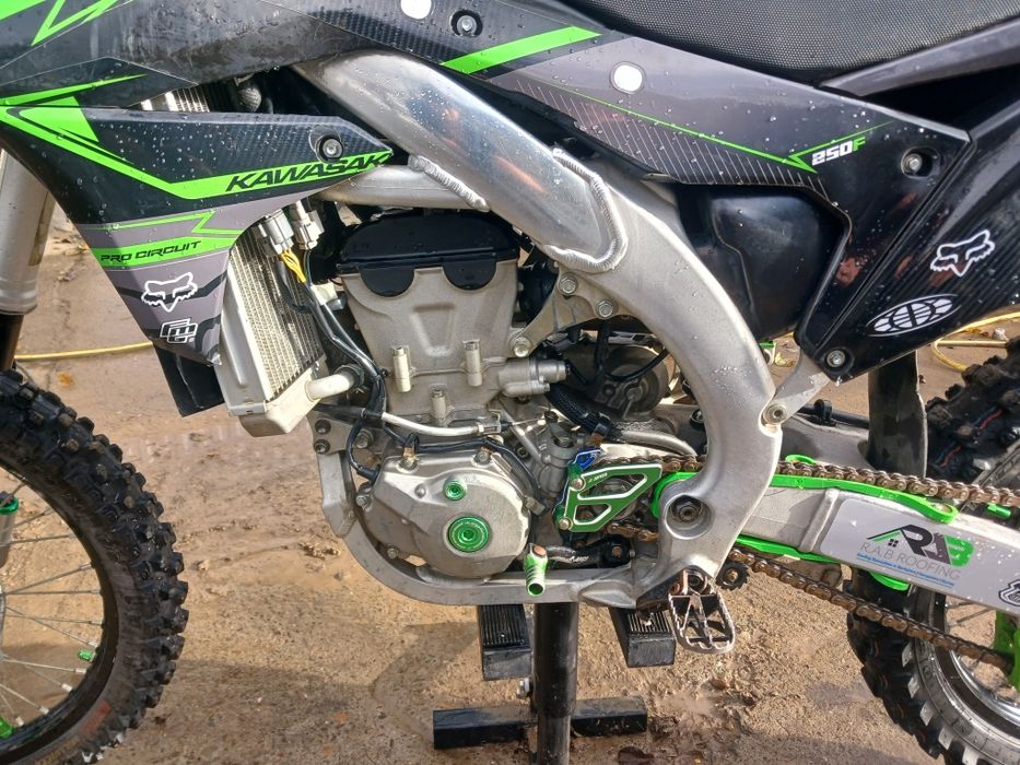 Гарний кавасакі 450