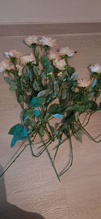 Flores artificiais de muito boa qualidade