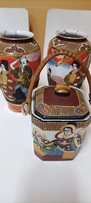 3 peças de porcelana japonesa