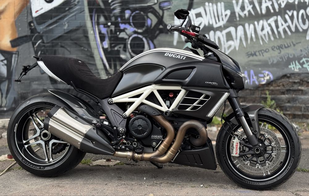 Мотоцикл Ducati Diavel AMG Special Edition 2012 року