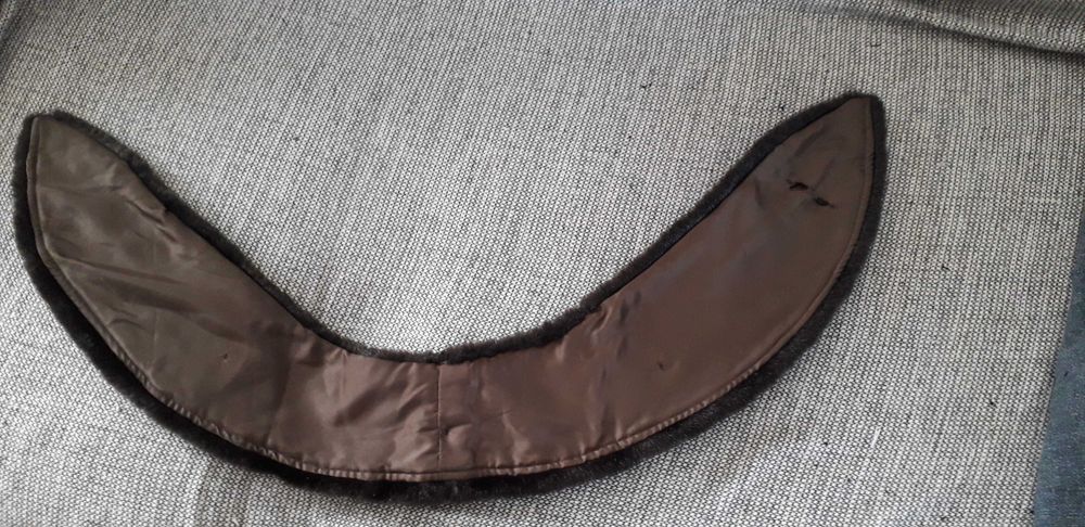 Gola de pelo, castanha, arredondada (2)