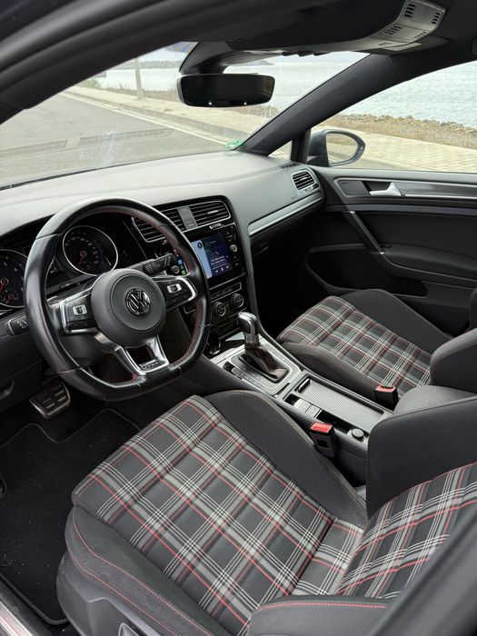 Volkswagen Golf GTI 7.5