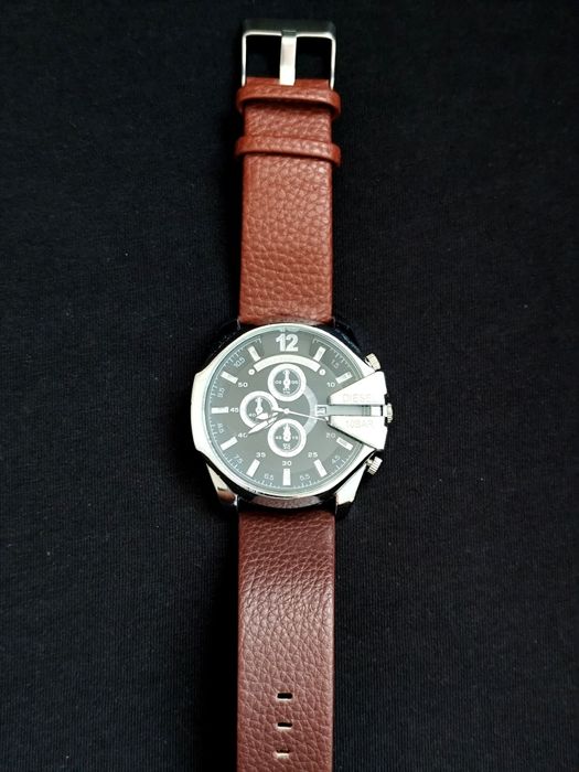 Sprzedam duży zegarek Kwarcowy