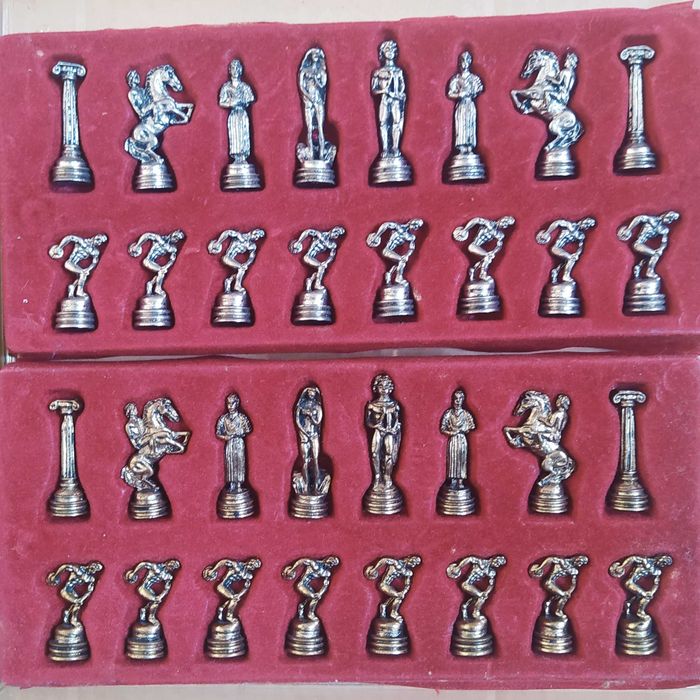 Xadrez vintage Grécia Antiga (metal, bronze, latão, cobre)