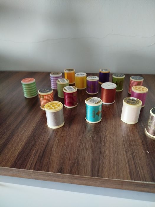 Linhas de bordar à máquina