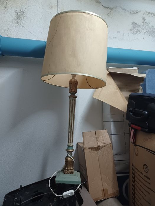 Candeeiro de mesa alto