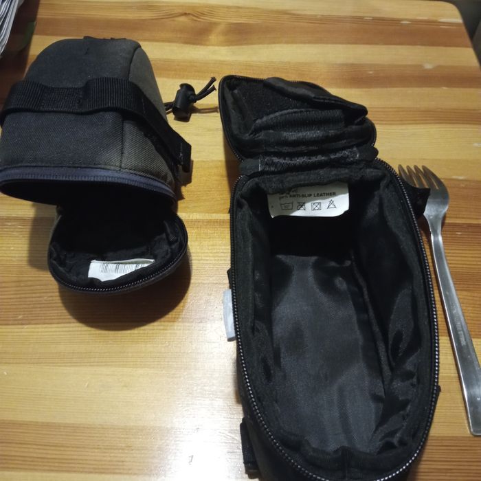 Torba podsiodlowa, pokrowiec, ksiązki o kolarstwie
