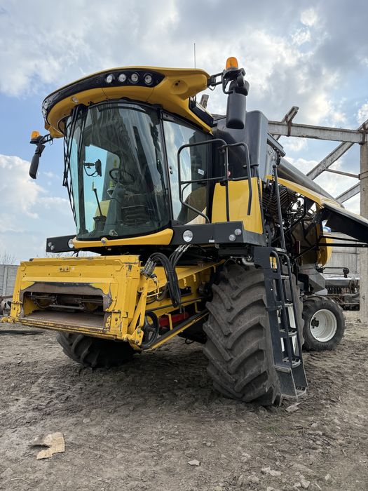 Продам комбайн в гарному стані New Holland cx 6.90