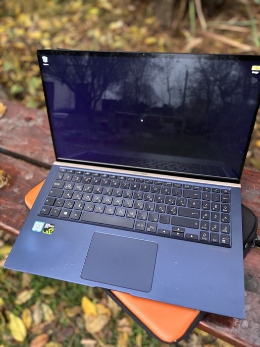 Продам Стильний Asus ZenBook 15 UX533FD | i7-8565U • 8GB • GTX 1050 •