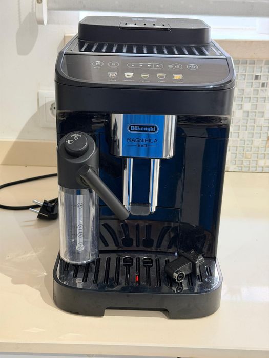 Máquina Café Delonghi Magnifica EVO
