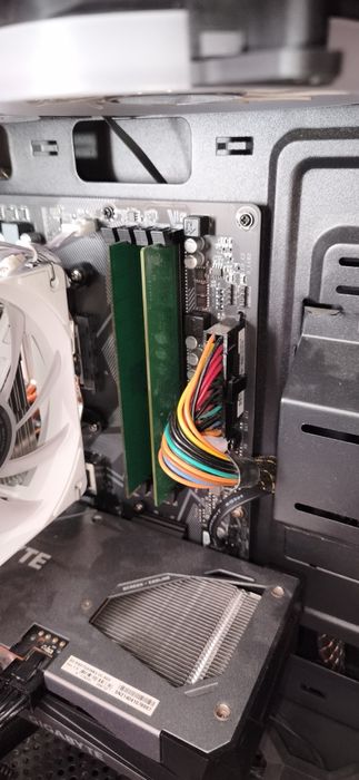 Оперативну пам'ять Crucial ddr4 8Gb*2=16Gb 2400Mhz Cl17