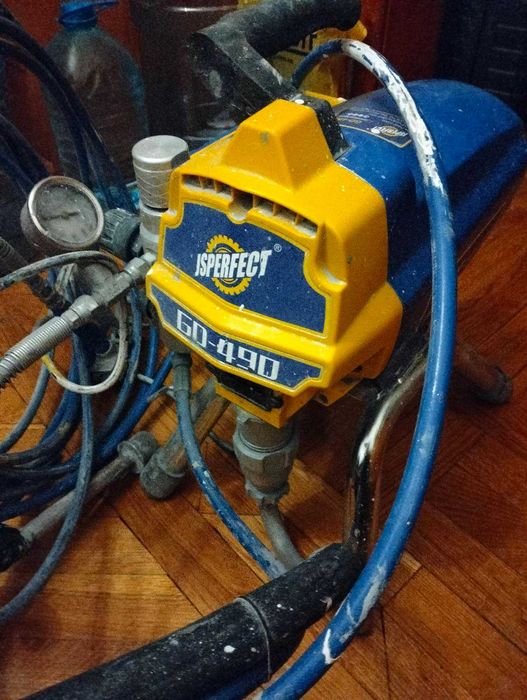 Краскопульт безвоздушный поршневой