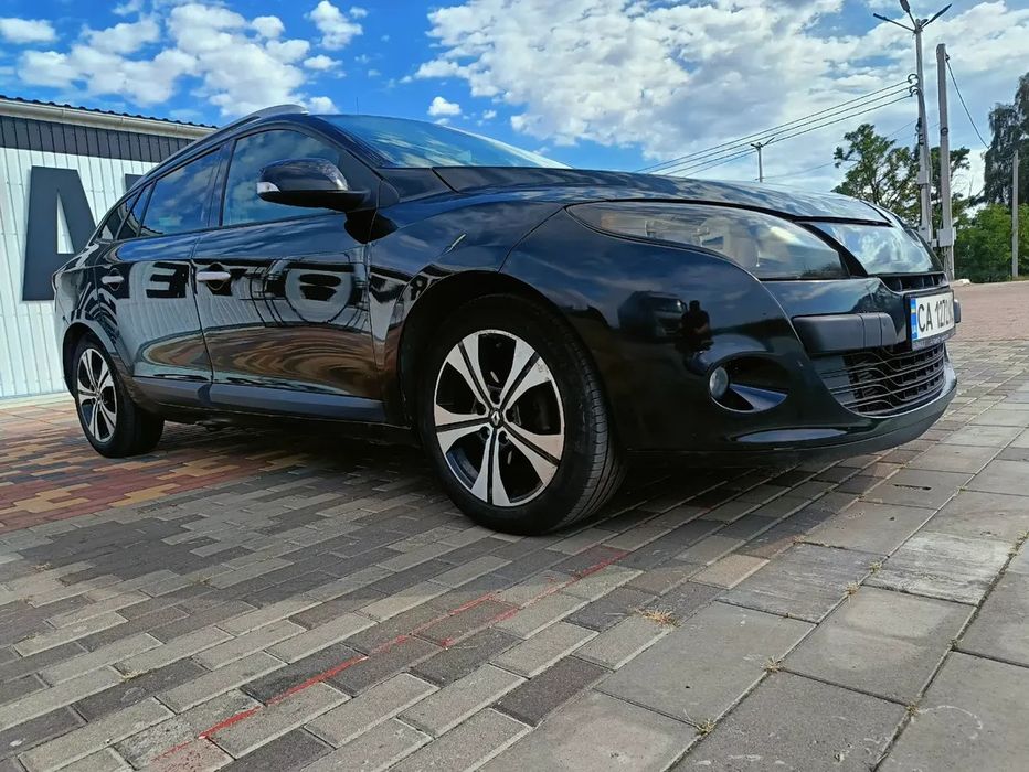 Reno Megan 2012 рік   в доброму стані