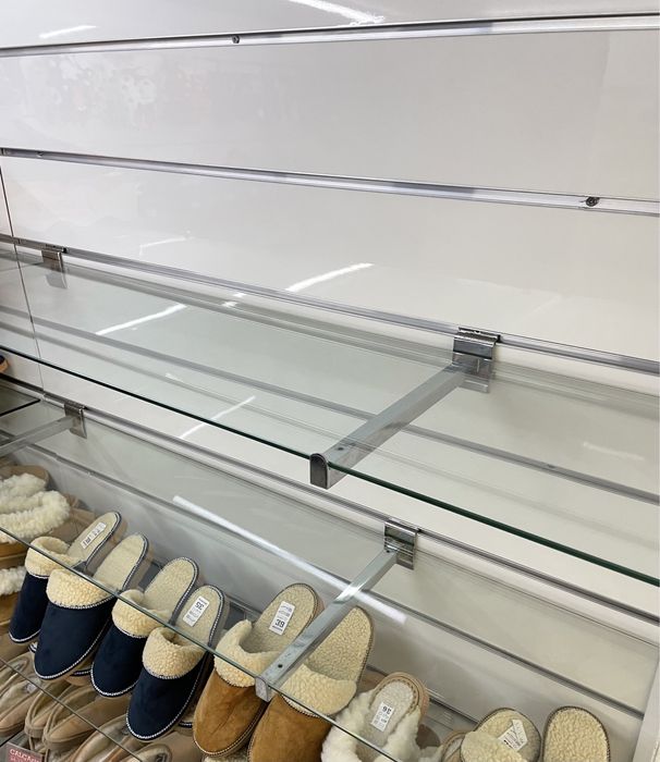 Pleias para prateleiras de vidro ou madeira