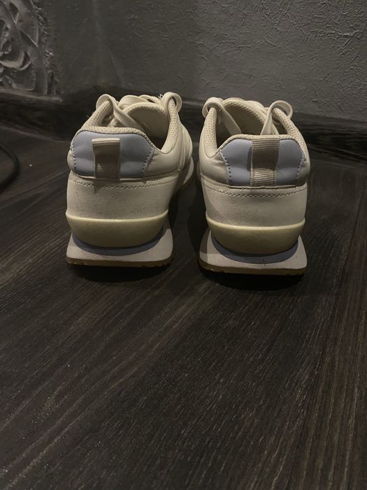 Продам Кросовки Levis