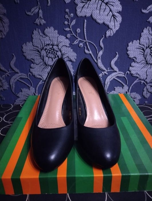 продам туфлі,туфли.