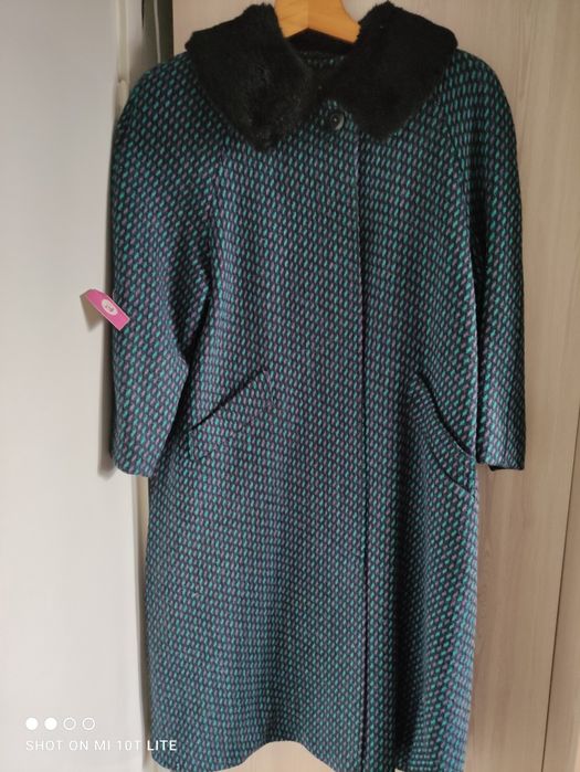 Новое зимнее пальто с этикеткой