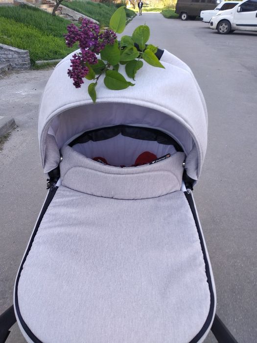 Терміново продаю коляску 2в1