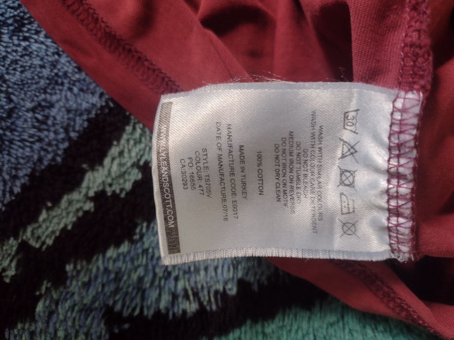 Футболка від lyle scott