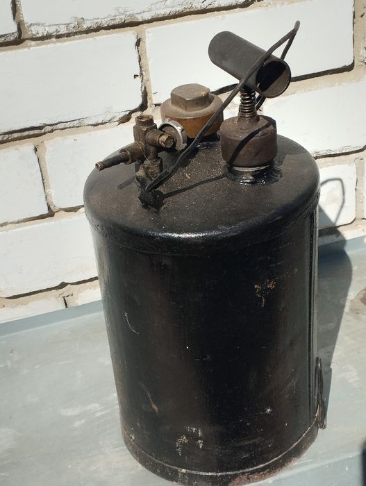 Свой инструмент,бачок для резака.